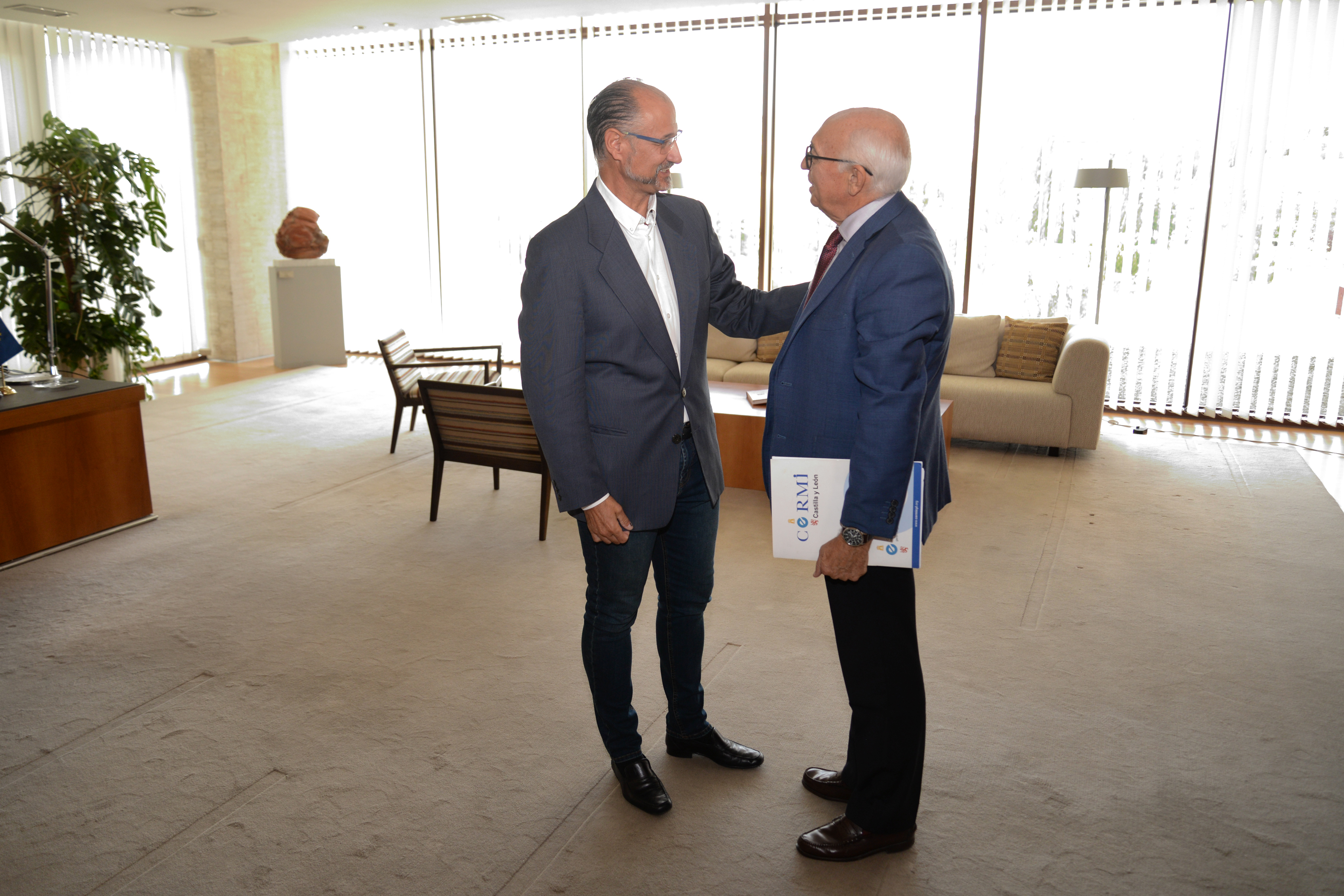 Foto2 - Reunión de Luis Fuentes con los representantes de CERMI